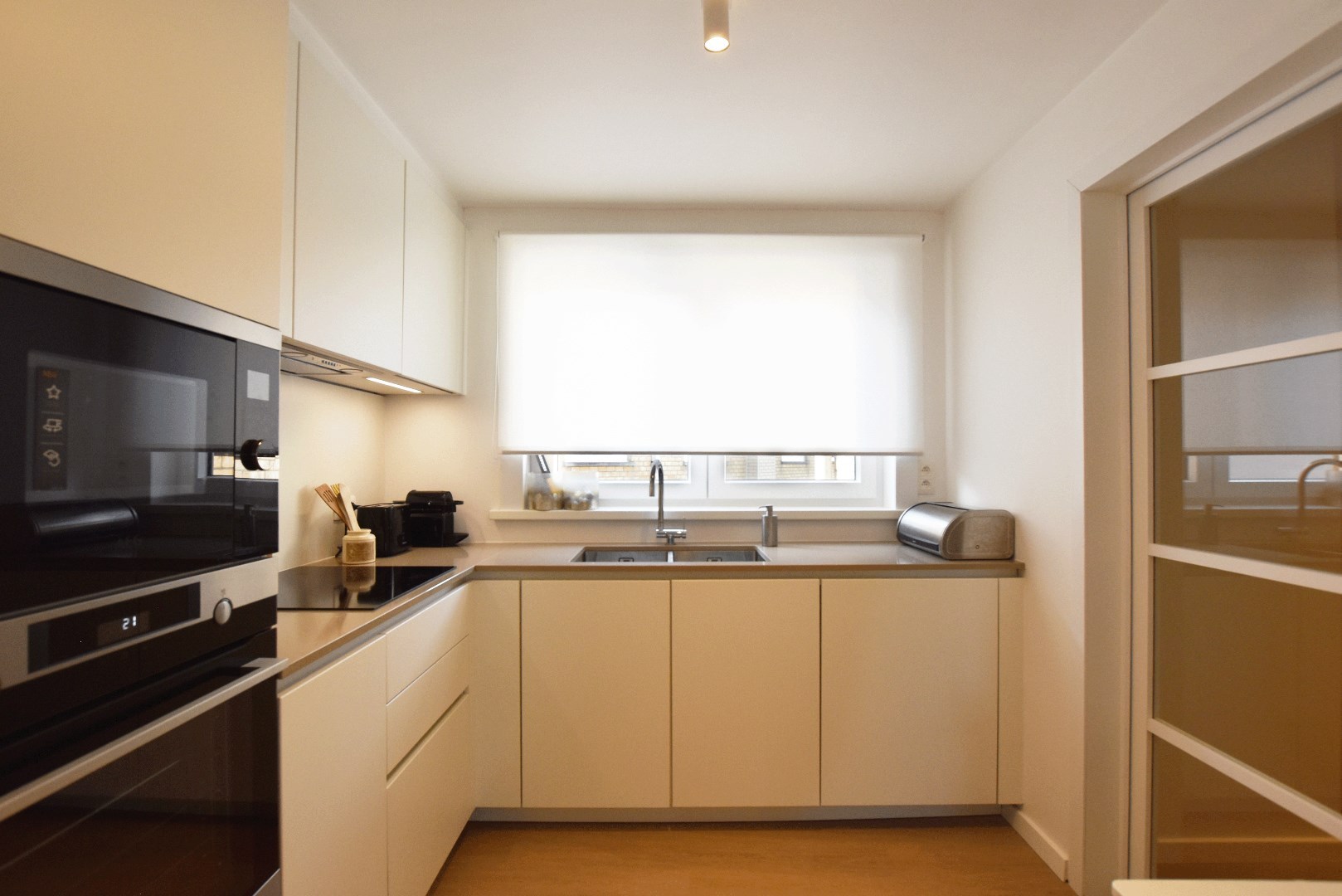 Mooi gemeubeld appartement rustig gelegen, doch centraal - foto 5