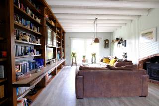 Deze ruime en karaktervolle woning, gelegen op de Lapseheide 44 in Tessenderlo, biedt het perfecte evenwicht tussen comfort, lichtinval en...