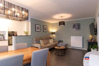 HOBOKEN | SUN RESIDENCE | INSTAPKLAAR APPARTEMENT MET TWEE SLAAPKAMERS, RUIM TERRAS EN KELDER | GARAGEBOX OPTIONEEL | EPC A |Indeling als volgt:...