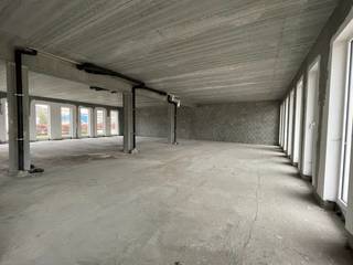 Ideally located 360 m² commercial space for rent, along and with excellent visibility from Schaarbeeklei (N1), just 750 m from Woluwelaan (R22),...