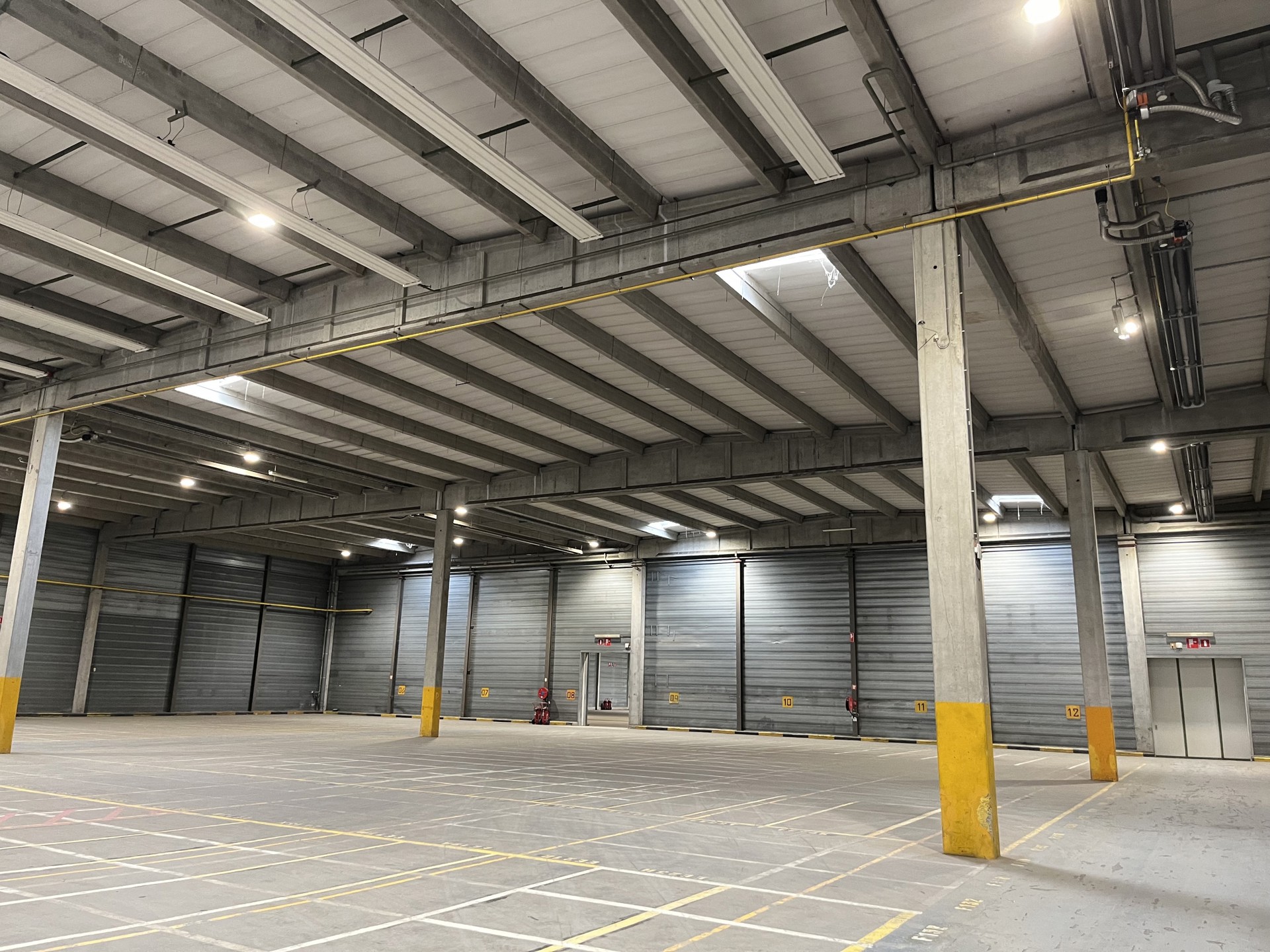 Uniek logistiek bedrijfsgebouw te huur : magazijnen vanaf  3.060m² - 15.370m²  - foto 3