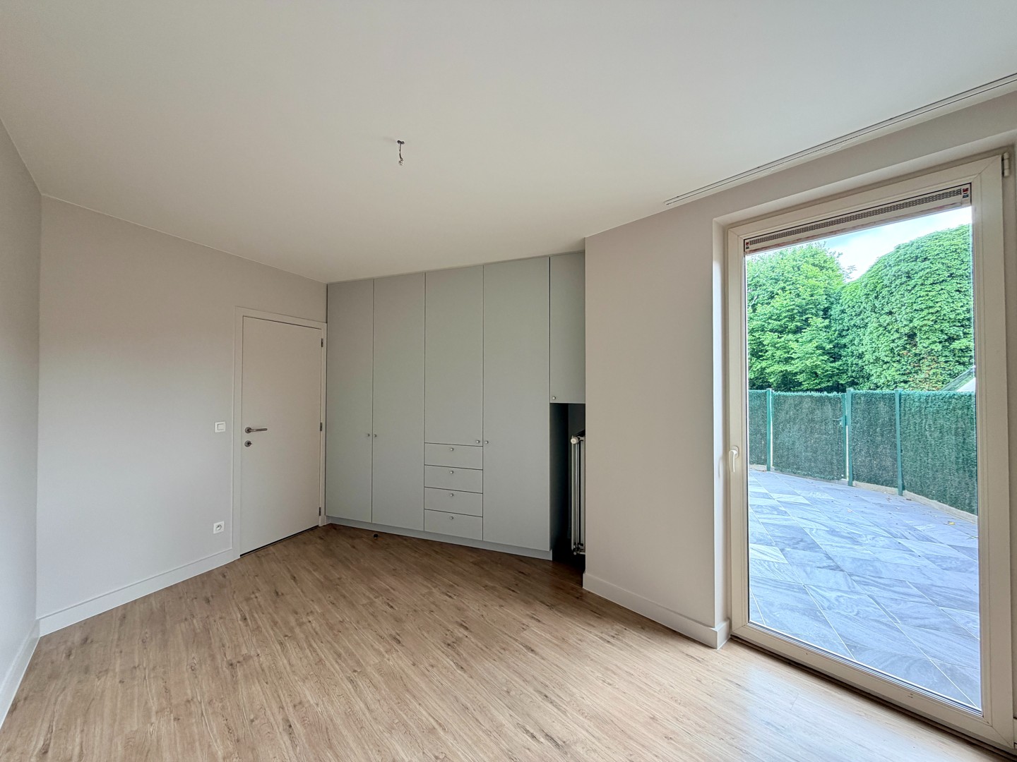Modern appartement met 2 slaapkamers, terras en garage op centrale ligging te Wakken! - foto 5