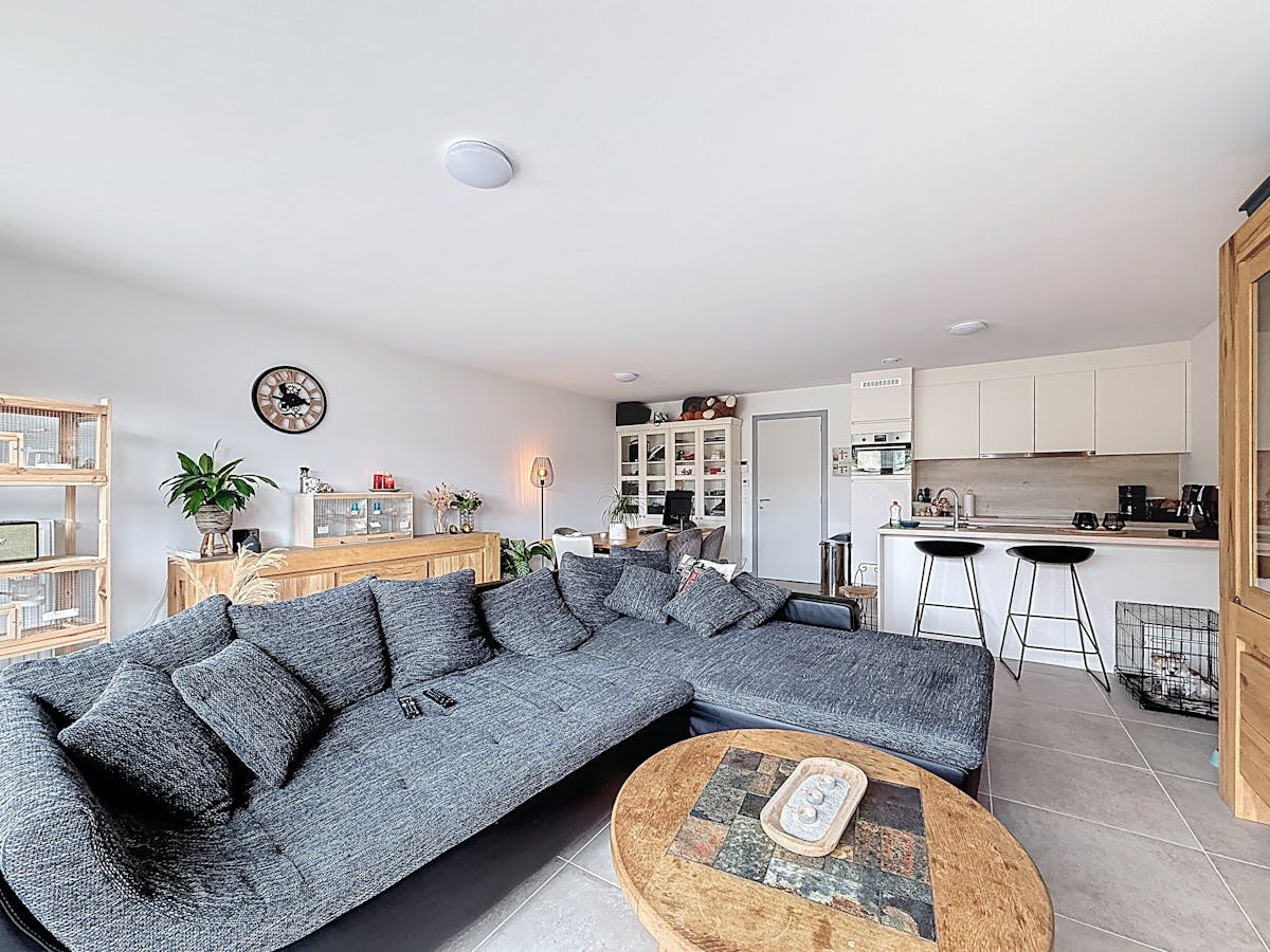 Appartement met 2slaapkamers + staanplaats te huur in Veurne - foto 2