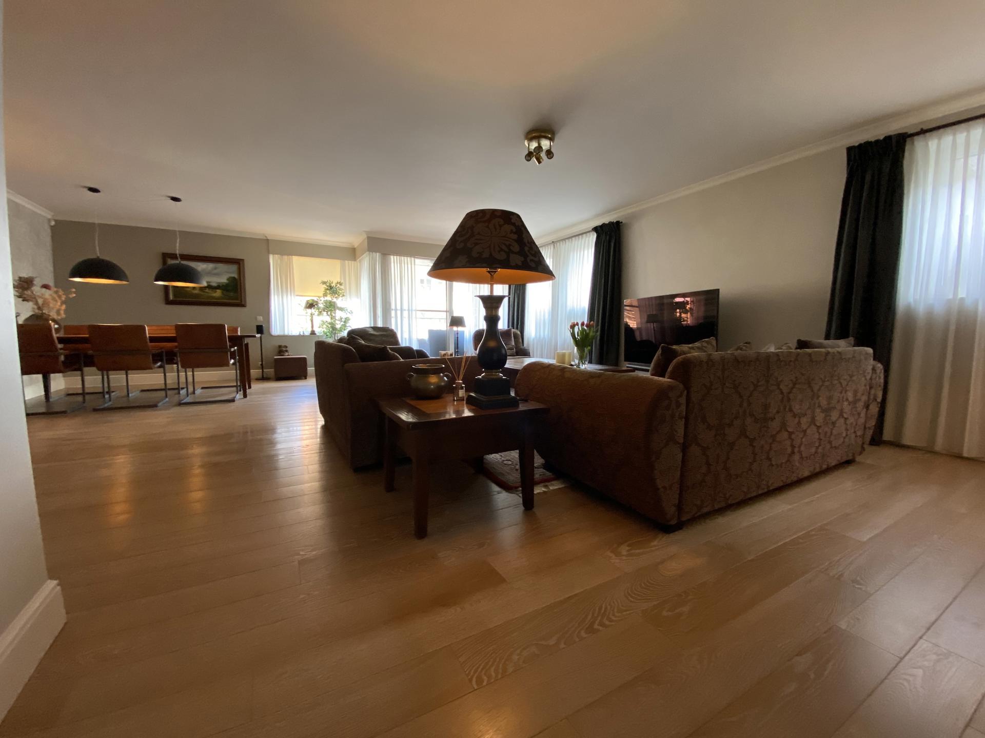 Instapklaar, luxueus appartement met 3 slpk, 2 badk op ca. 200 m² in het hartje van Hoogstraten! - foto 5