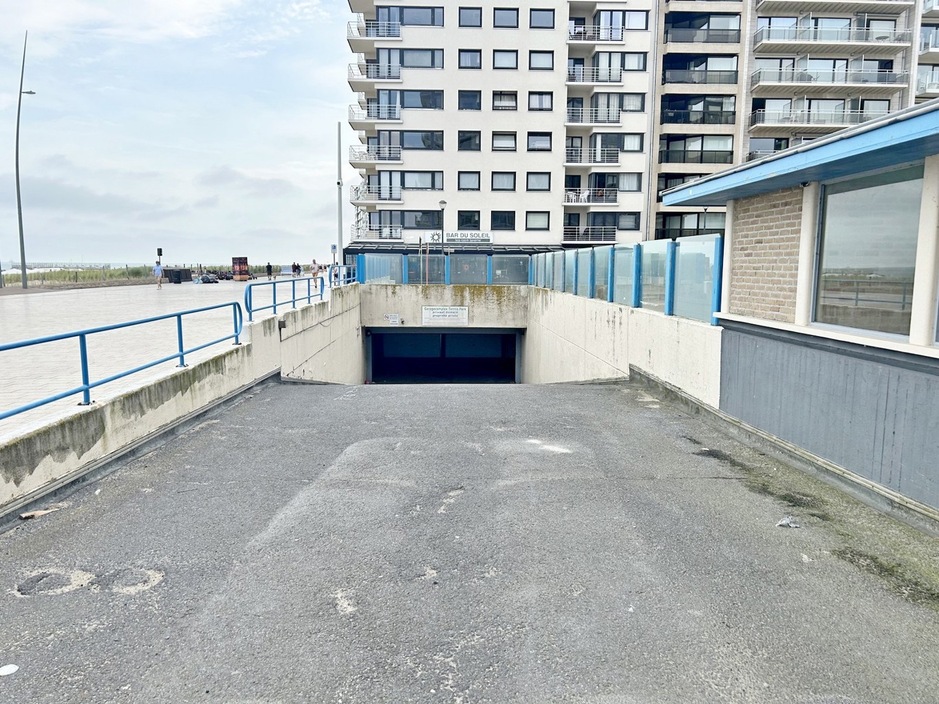 GARAGE TE HUUR  OP DE ZEEDIJK TE WESTENDE! - foto 2