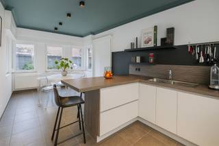 UNIEKE WOONST MET KARAKTER, FLEXIBILITEIT EN GROEN OASELaat je verrassen door deze uitzonderlijke woning die niet alleen charme en comfort...