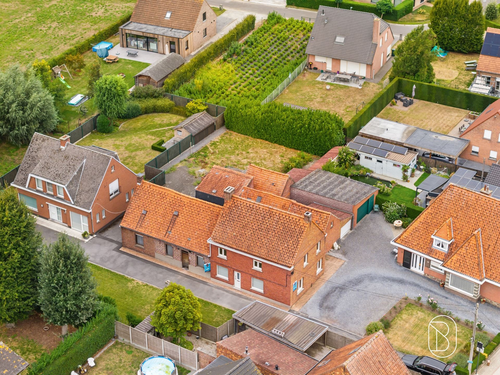 Te renoveren woning met leuke tuin - foto 2
