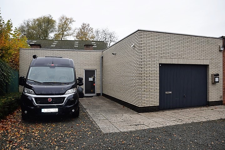 Commercial à louer à Saint-Nicolas - photo 1