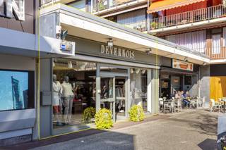 Deze investering bestaat uit één grote handelsruimte van ca 360 m² die in de praktijk werd gesplitst in vier verschillende handelszaken. Deze...