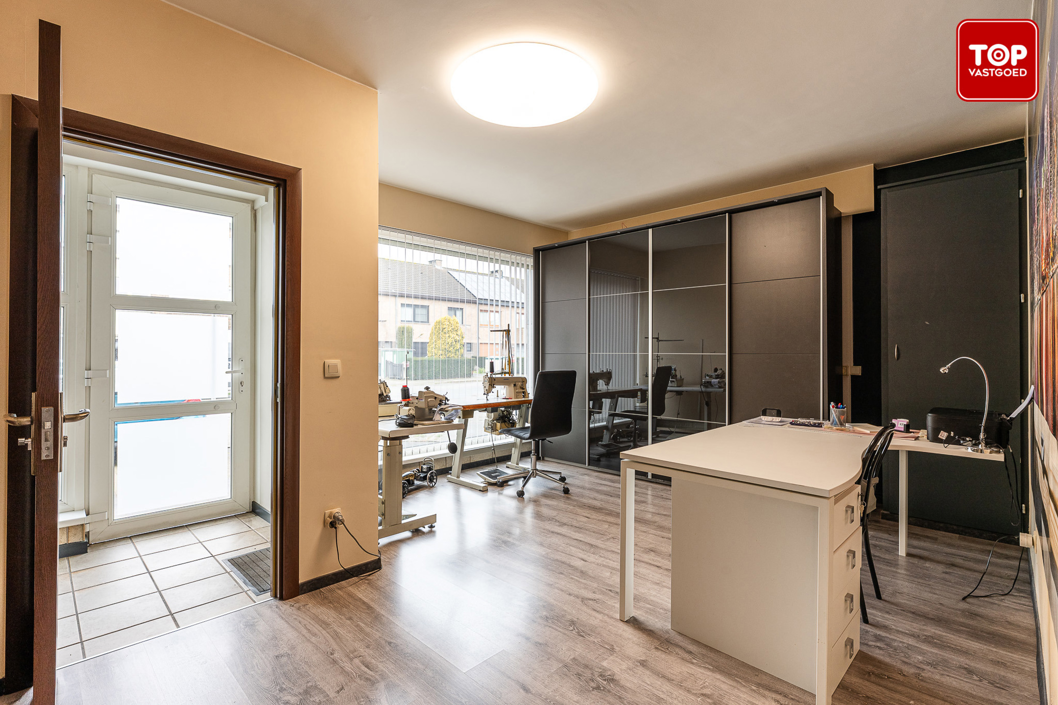 Gelijkvloers 2-slaapkamer appartemen met garage. - foto 5