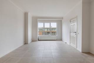 Dit instapklare appartement staat te koop op wandelafstand van het Harmoniepark aan de Grotesteenweg in Berchem. Op slechts enkele minuten vind je...