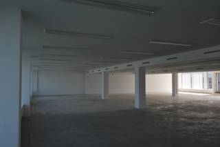 Prachtig kantoorgebouw met uitzicht op het hart van de stad. Kantoor gelegen in het hart van Brussel, in de Europese wijk, dichtbij openbaar...