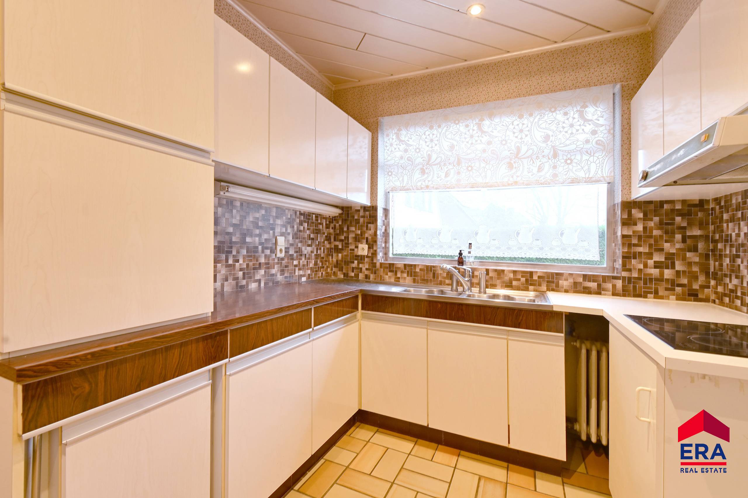 Rust, groen en mogelijkheden: alleenstaande woning in Eeklo. - foto 5