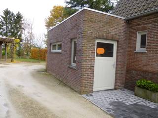 Instapklare en eigentijdse praktijkruimte, gelegen nabij het centrum van Maasmechelen.Dit pand  is ingedeeld in een praktijkruimte van 15 m²,...