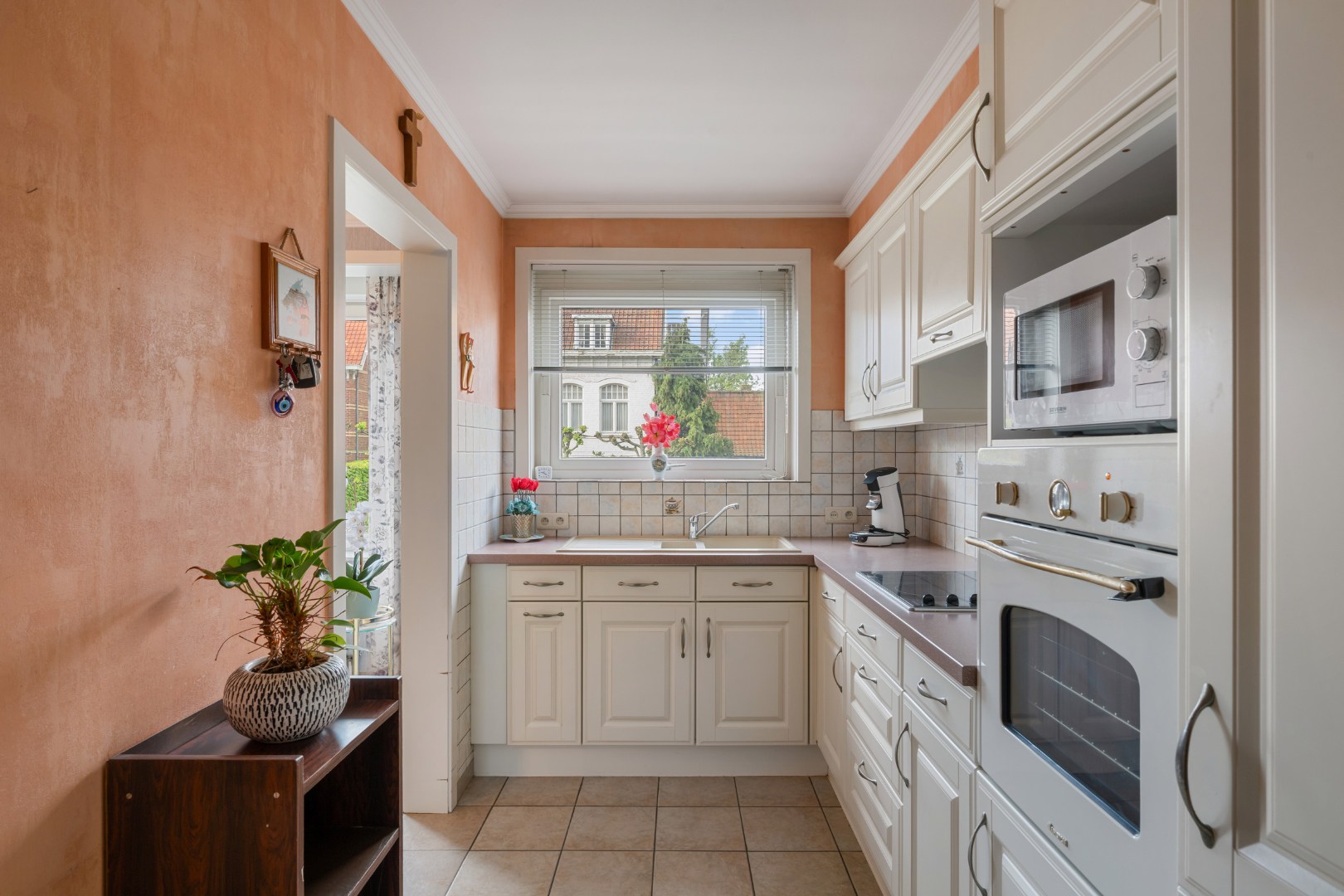 Instapklaar appartement met 2 slaapkamers, balkon en garage in Ieper-centrum - foto 4