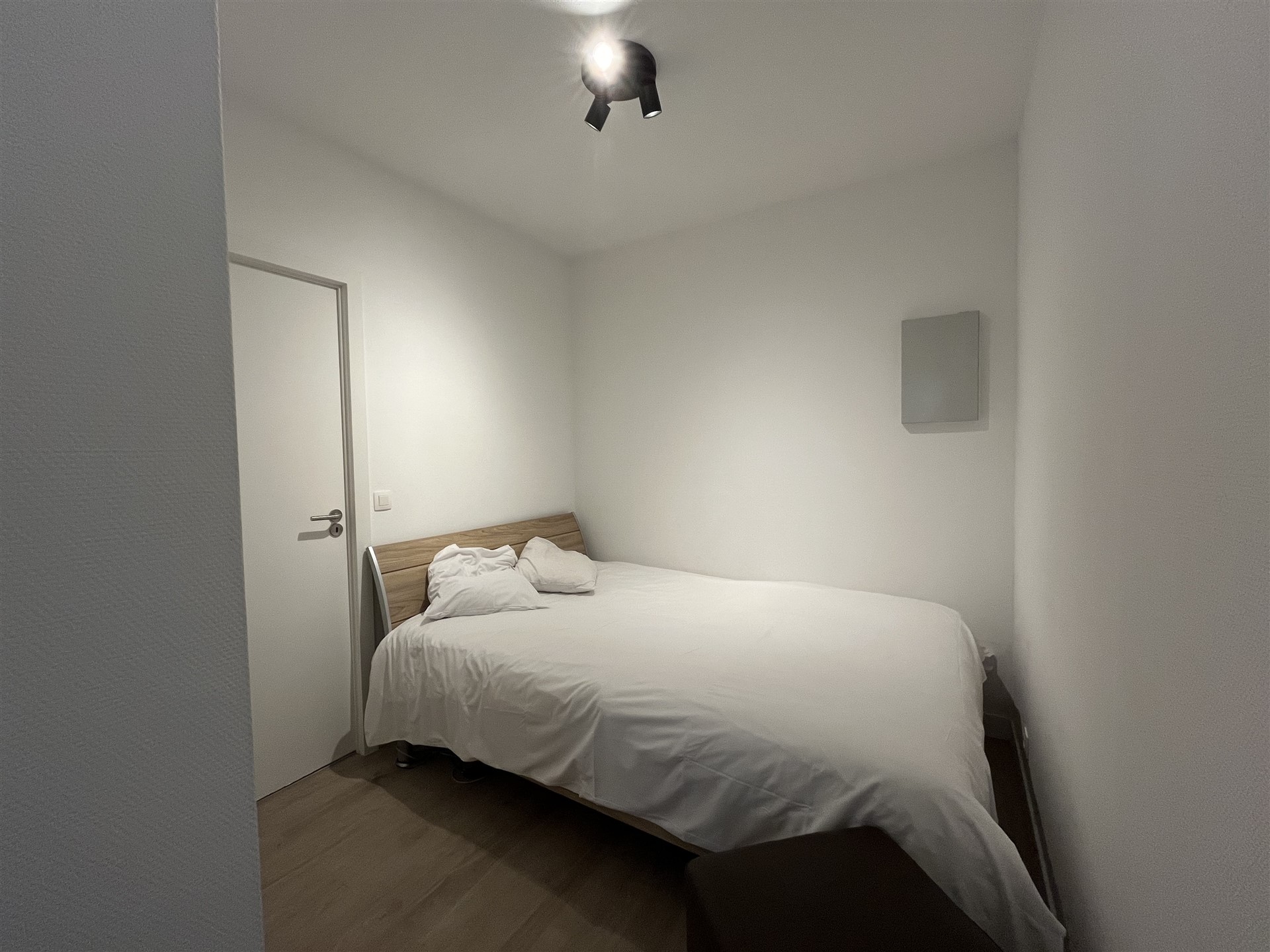 Flat avec chambre séparée et place de parking sous terrain. - photo 5