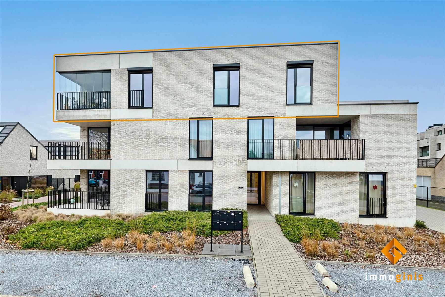 Luxueus 3-slaapkamerappartement met zéér ruim terras, gelegen op de 2e verdieping. - foto 1