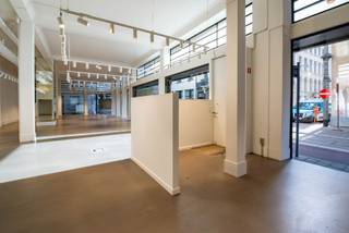 Deze recent beschikbare kantoor-/showroomruimte combineert functionaliteit en uitstraling in hartje Antwerpen. Dankzij de centrale ligging is het...