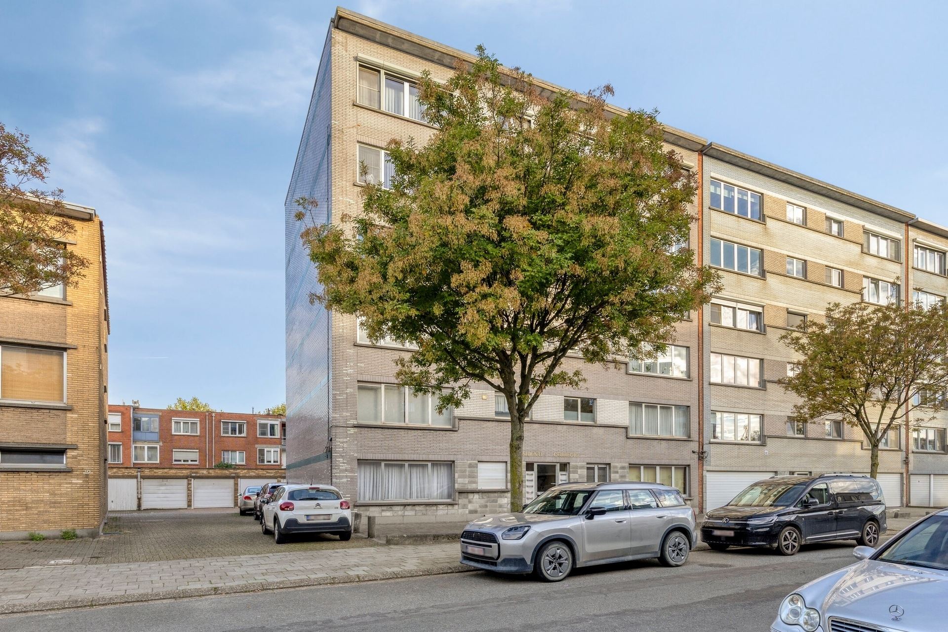 Ruim gelijkvloers appartement met 2 à 3 slpks en terras - foto 1