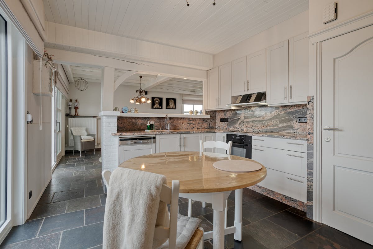 Maison rurale avec 4 chambres sur 2 772 m² à Beauvoorde. - photo 5