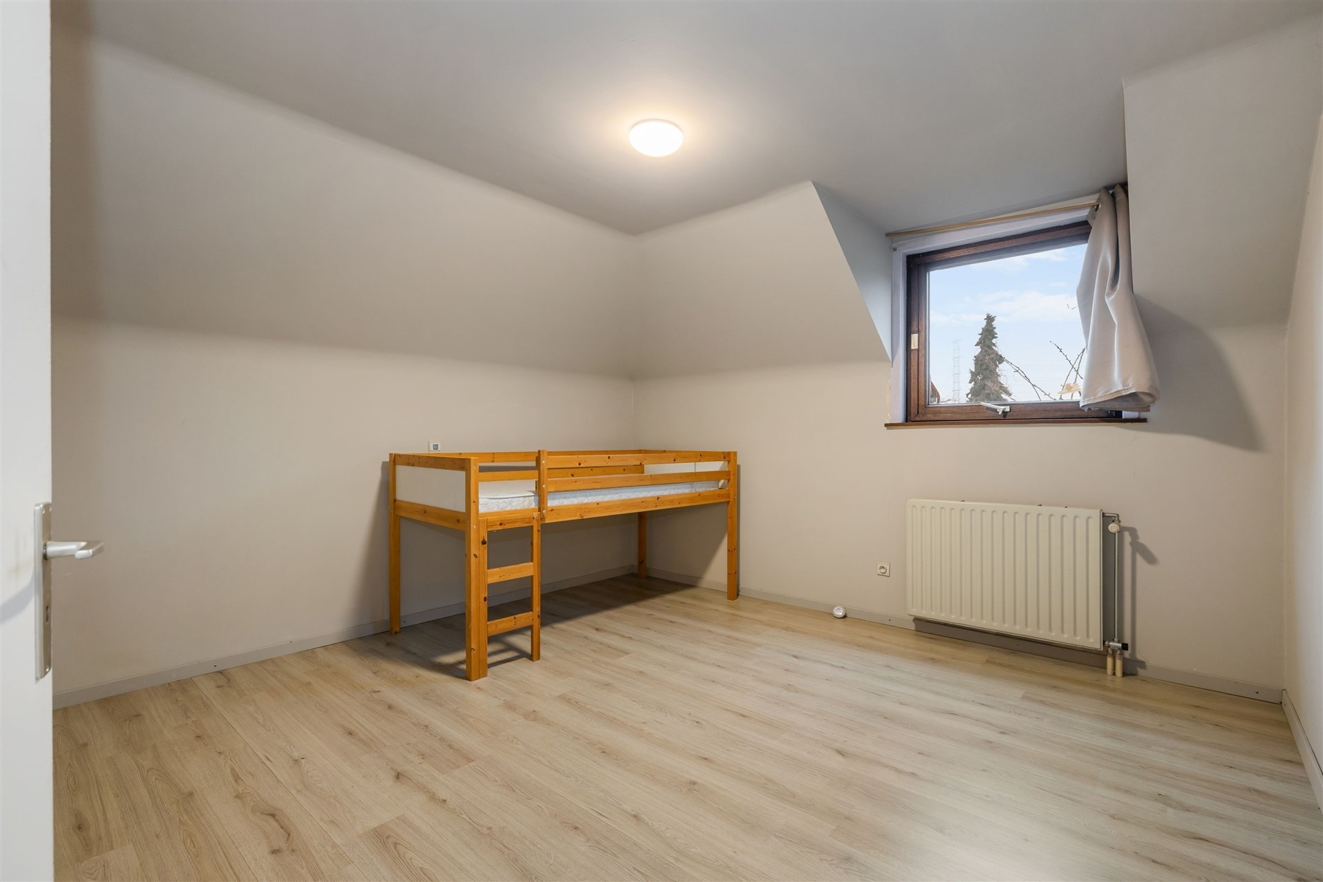 Instapklare gezinswoning met 3 slaapkamers nabij het centrum - foto 5