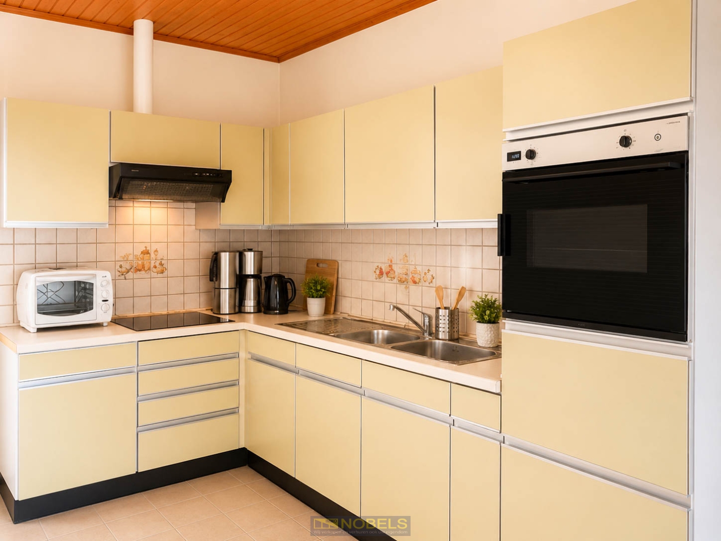 Te koop, grote burgerwoning met ruim leefvolume in centrum Ronse - foto 5