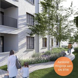 Ontdek dit exclusieve nieuwbouwproject “De Kroon” in het hart van Buggenhout: een moderne en stijlvolle residentie bestaande uit 53 luxe-appartementen en 3 handelspanden, ontworpen voor wie comfort, kwaliteit en een centrale ligging weet te waarderen. Bovendien is het mogelijk deze appartementen aan te kopen aan 6% BTW. <br />De residentie biedt een ruime waaier aan woonmogelijkheden, van 1-, 2- tot 3-slaapkamerappartementen, telkens met een doordachte indeling, hoogwaardige afwerking en grote raampartijen die zorgen voor een overvloed aan natuurlijk licht. Dankzij de hedendaagse architectuur en het gebruik van duurzame materialen straalt het gebouw klasse en tijdloosheid uit.<br />Gelegen midden in het centrum van Buggenhout, bevinden alle voorzieningen zich op wandelafstand: winkels, horeca, scholen, openbaar vervoer en recreatie liggen letterlijk voor de deur.<br />Onder het gebouw bevindt zich een ruime ondergrondse kelder met drie verdiepingen en gemeenschappelijke fietsenstalling, waar kopers de mogelijkheid hebben om een staanplaats, garage of dubbele garage bij aan te kopen. Zo geniet elke bewoner van maximale parkeergemakken en extra bergruimte.<br />Het project wordt uitgerust met de modernste technieken om een duurzaam en energiezuinig wooncomfort te garanderen. Elke woonst beschikt over een warmtepomp, vloerverwarming en een geavanceerd ventilatiesysteem. Dit alles zorgt voor een aangenaam binnenklimaat in elk seizoen én een lagere energiefactuur.<br />Dit nieuwbouwproject staat voor toekomstgericht wonen op een uitmuntende locatie. Luxe, duurzaamheid en comfort komen hier samen in een unieke woonbeleving.<br />Referentie: 5589