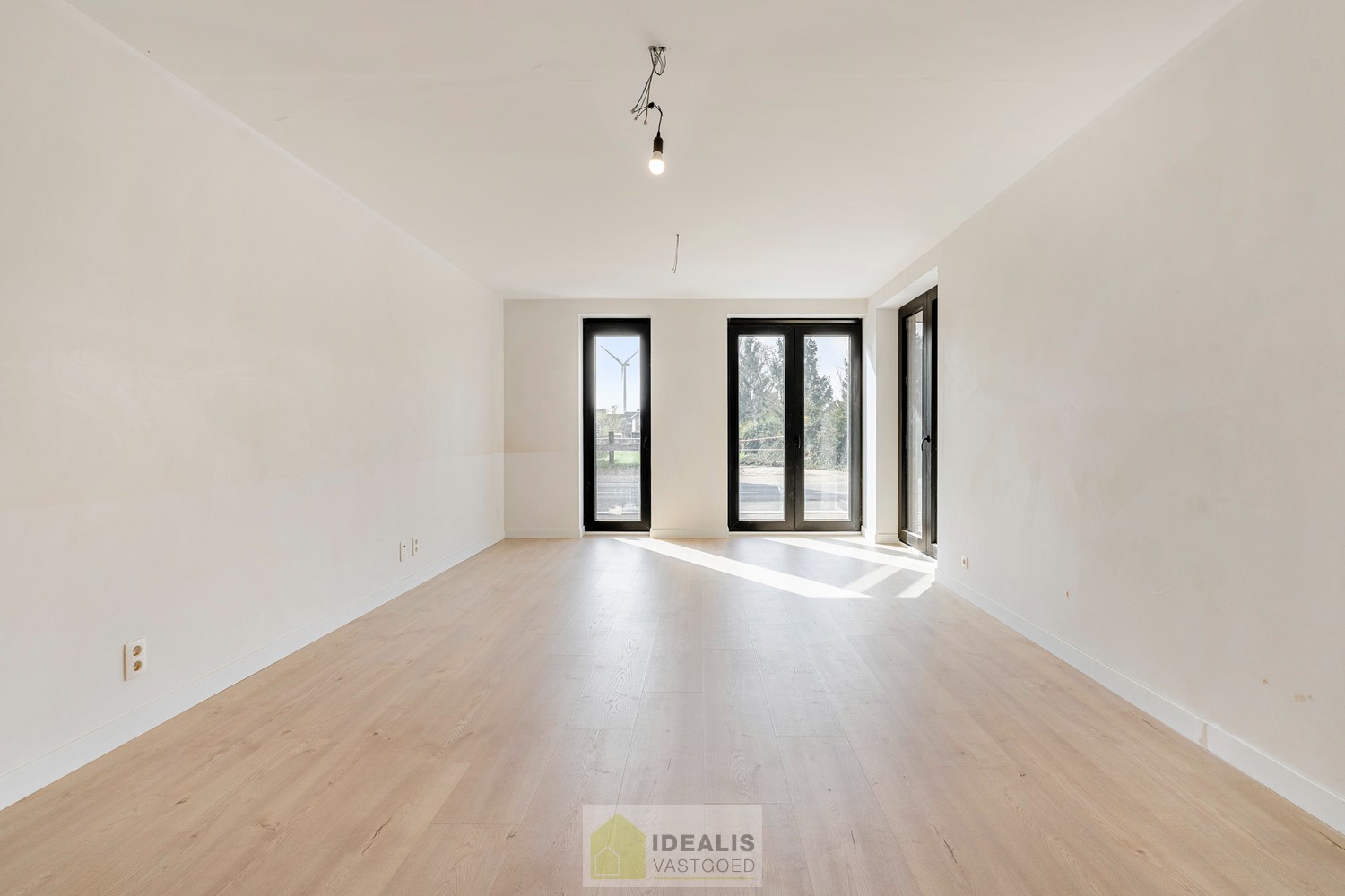 GELIJKVLOERS NIEUWBOUWAPPARTEMENT MET 1 SLAAPKAMER, KELDERBERGING EN EEN ONDERGRONDSE AUTOSTANDPLAATS - foto 5