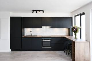 Welkom op de 12de verdieping van resentie Palfyn — een zeldzame kans voor wie wil wonen op hoogte, met een adembenemend uitzicht over Gent én op...