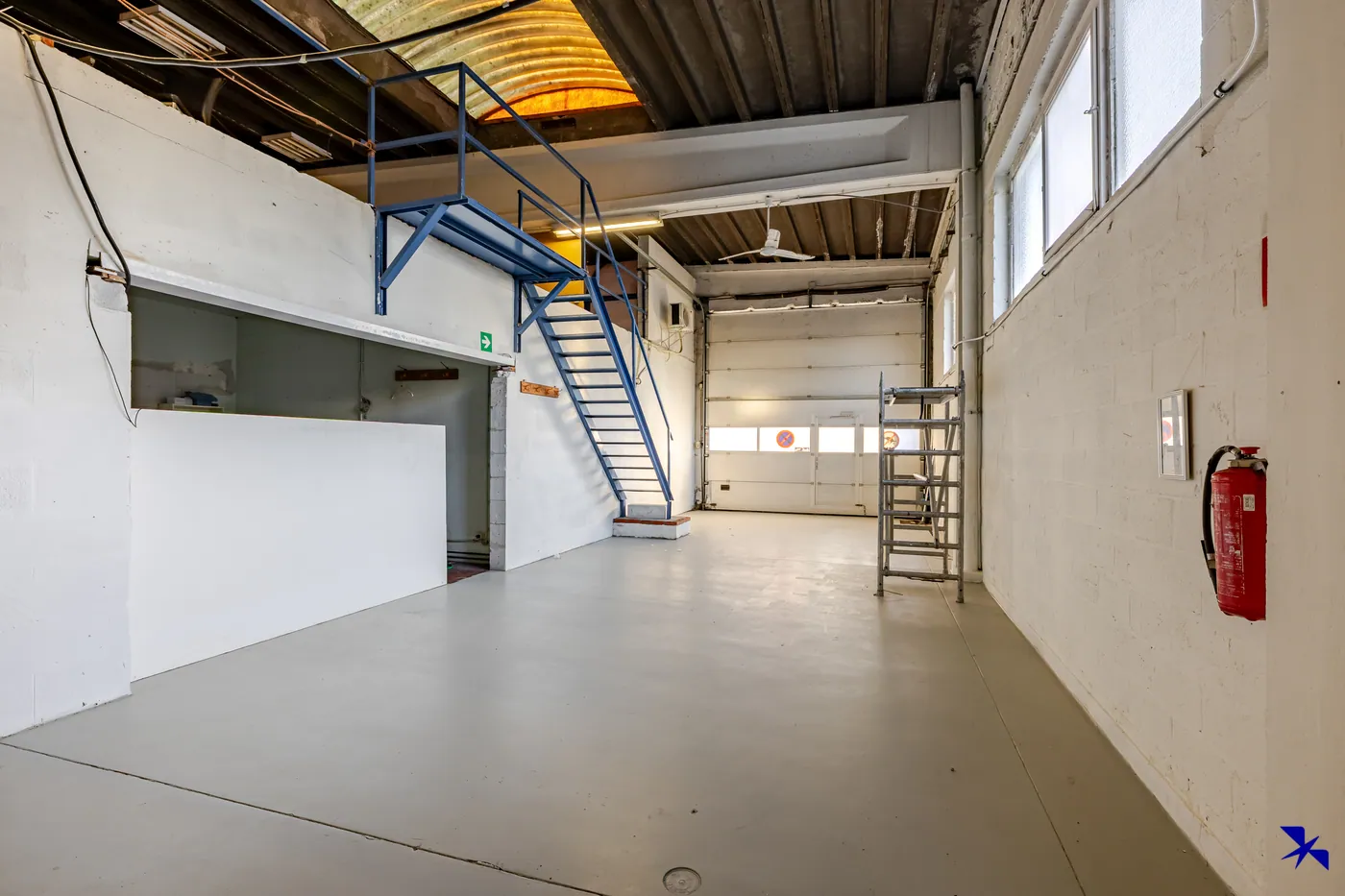 Magazijn met ruim handelspand, ideaal voor diverse zakelijke doeleinden - foto 5