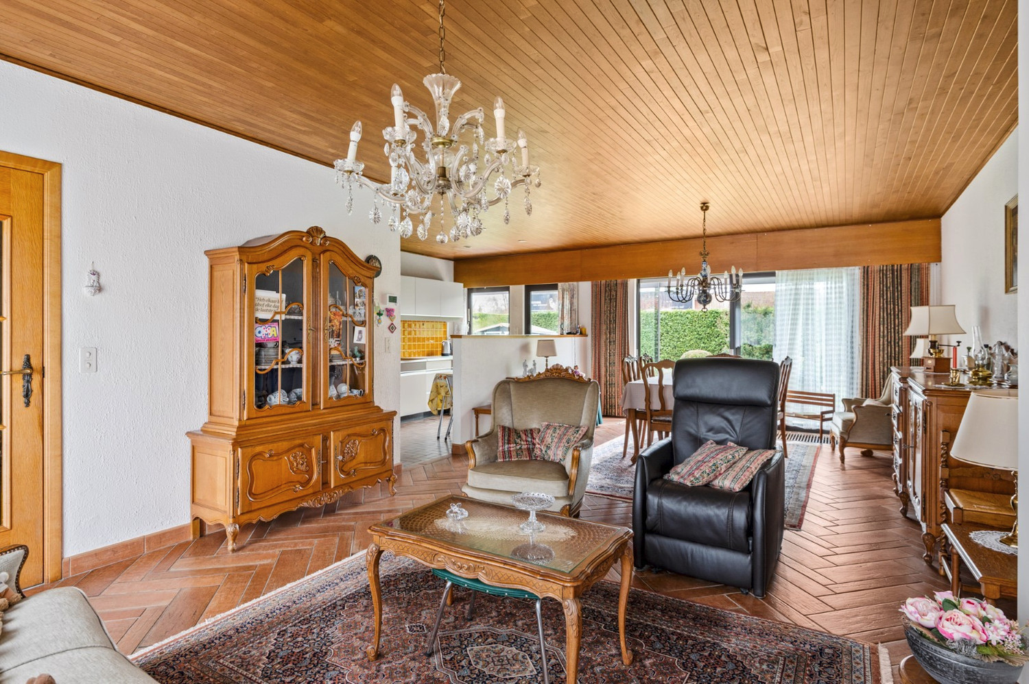 GOED ONDERHOUDEN LAAGBOUW VILLA OP TOPLOCATIE! - foto 5