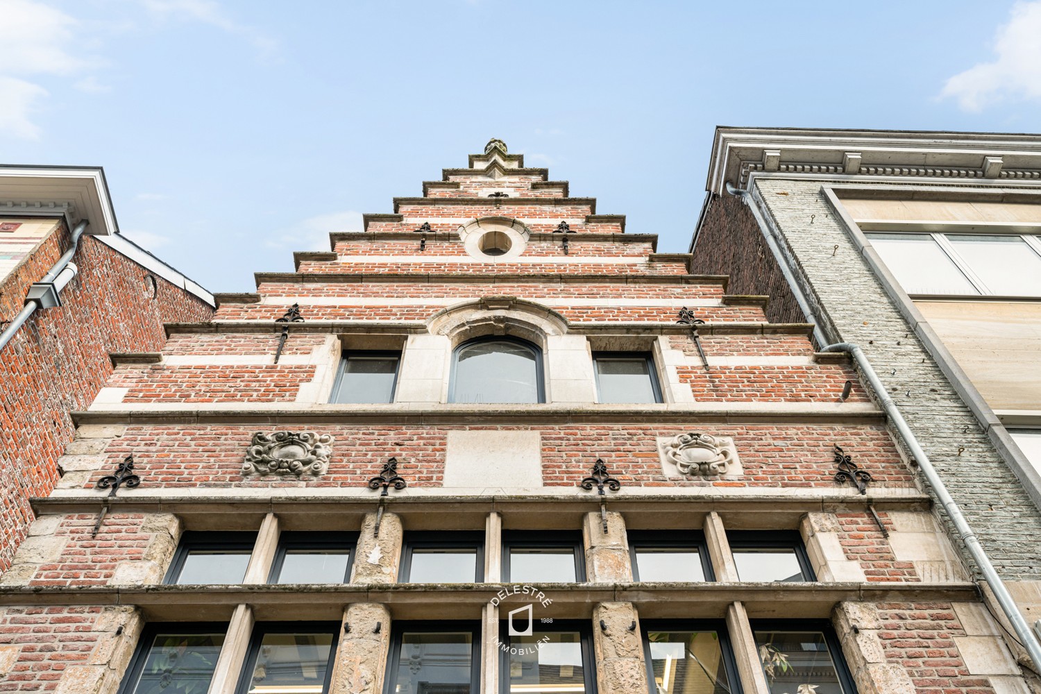 Karaktervol historisch pand te huur in hartje Aalst - foto 2