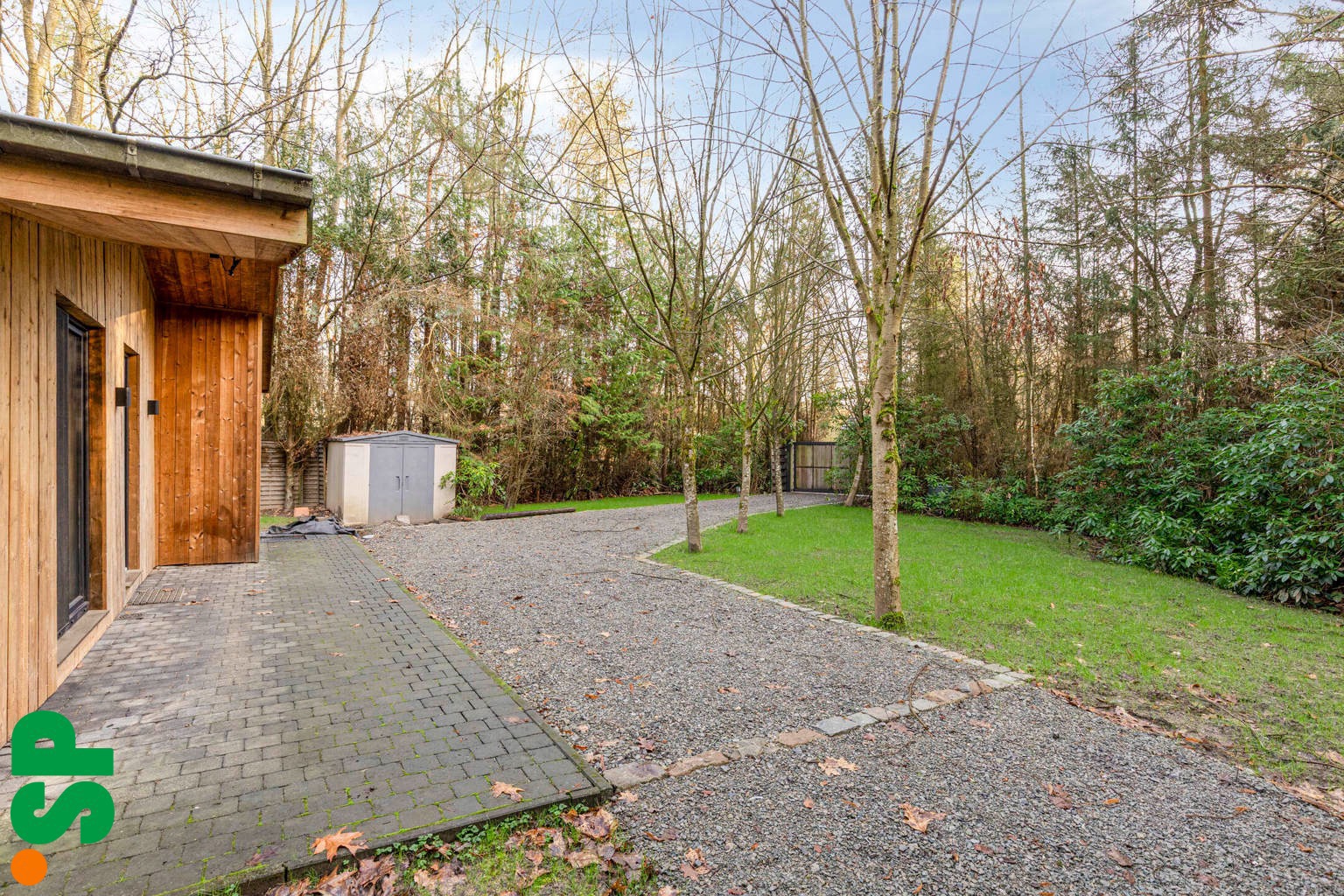 Volledig gerenoveerde chalet met 3 slaapkamers op perceel van 15A. - foto 4