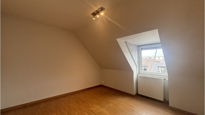 Prachtig Dakappartement met 2 slaapkamers en TERRAS te koop in Roeselare - foto 5