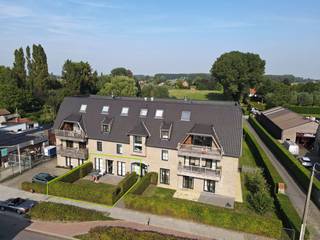 Dit instapklaar en stijlvol afgewerkt appartement in Normandische stijl biedt een aangename woonervaring met veel licht en comfort. Dankzij...