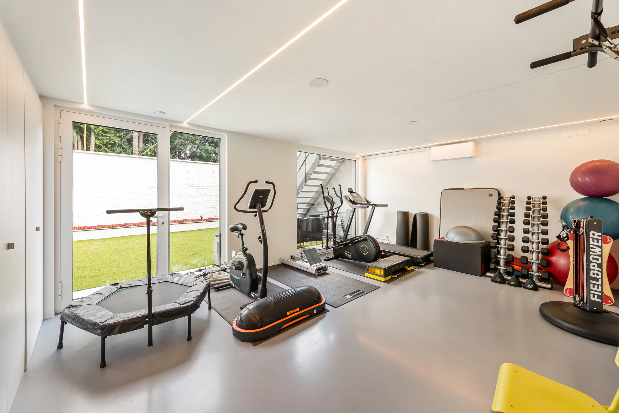 TOPGELEGEN commercieel handelspand met appartement.  - foto 4