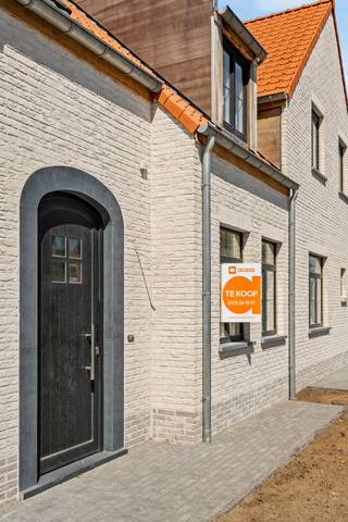 À la recherche de tranquillité ? Cette maison mitoyenne à Jabbeke est située dans un emplacement extrêmement avantageux. La maison a une...