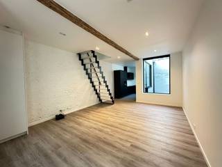 Deze prachtig gerenoveerde woning combineert moderne energiezuinigheid met authentieke charme.Gelegen op een toplocatie in het centrum van Lier, de...