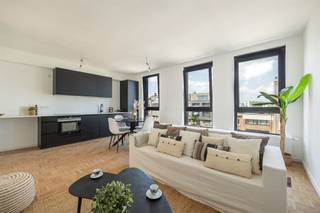 Zuidgericht terras, energiezuinig en karaktervol wonen tussenin het Rivierenhof en Te Boelaarpark? Dit stijlvol appartement op de derde verdieping...