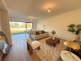 <p>Dit kwalitatieve nieuwbouwappartement met 2 slaapkamers is gelegen op de tweede verdieping van een rustig en groen woonproject in Sint-Agatha-Berchem, op de rand met Groot-Bijgaarden. Het appartement combineert een aangename woonomgeving met hedendaags comfort, een praktische indeling en een terras.</p><p>Via de ruime inkomhal krijg je toegang tot de verschillende leefruimtes. De lichtrijke leefruimte sluit aan op de volledig ingerichte keuken en biedt een aangename plek om te wonen en te ontspannen. Vanuit de leefruimte is er toegang tot het terras, waardoor binnen- en buitenruimte mooi met elkaar verbonden worden.</p><p>Verder beschikt het appartement over twee slaapkamers, een badkamer met bad, lavabo en toilet, een afzonderlijk gastentoilet en een praktische berging/wasplaats.</p><p>Het project werd ontwikkeld volgens het Future Proof-concept, met aandacht voor energiezuinigheid, duurzaamheid en hedendaags wooncomfort. De afgesloten woonomgeving beschikt bovendien over een uitgestrekte privétuin en gemeenschappelijke groenzones.</p><p>Dankzij de ligging op wandelafstand van winkels, scholen en openbaar vervoer woon je hier rustig en groen, maar toch vlak bij alle dagelijkse voorzieningen. Aankoop aan 6% btw is mogelijk onder voorwaarden. Een kelderberging en ondergrondse staanplaats zijn beschikbaar.</p><p>Liever zelf ontdekken wat dit appartement te bieden heeft? Contacteer ons voor meer informatie of een bezoek</p>