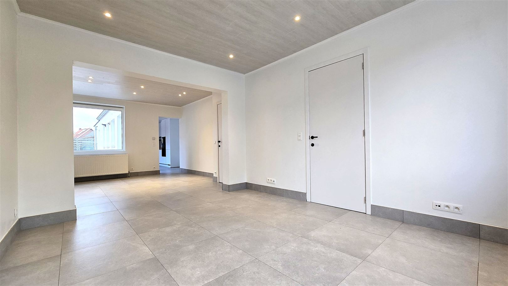 Compleet nieuwe, energiezuinige woning met tuin en doorgang - foto 4