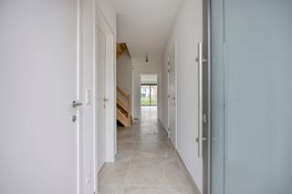 In het groene en rustige Linden bevindt zich deze uitzonderlijk ruime en energiezuinige woning met een bewoonbare oppervlakte van maar liefst 275...