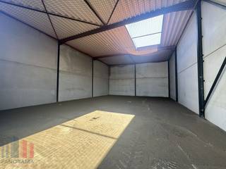Nouvelle unité PME à vendre d'une superficie de 216 m² avec 2 places de parking privatives.L'entrepôt fait partie du parc d'activités Buda, un parc...
