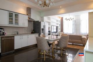 2018 ANTWERPEN | RUIME WONING OP TOPLOCATIE MET VIER SLAAPKAMERS, DRIE KEUKENS EN DRIE BADKAMERS | EPC B |MOMENTEEL INGERICHT ALS TWEEWOONST met...