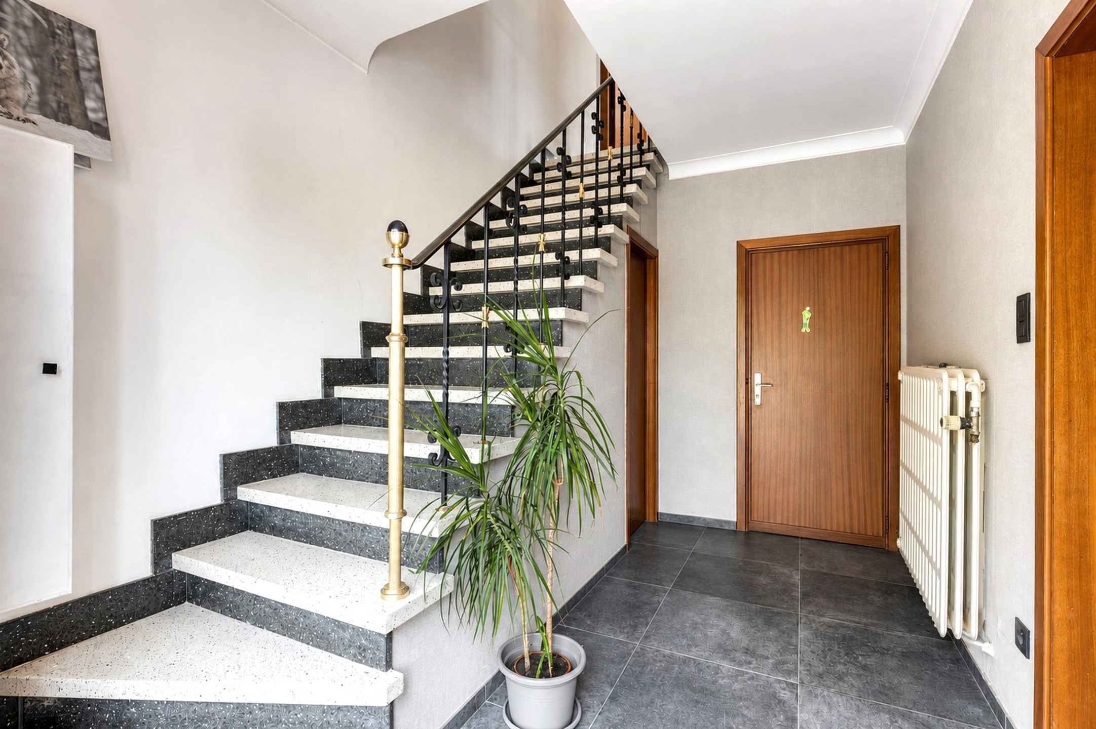 Gerenoveerde woning met 3 kamers, garage en gezellige tuin! - foto 3