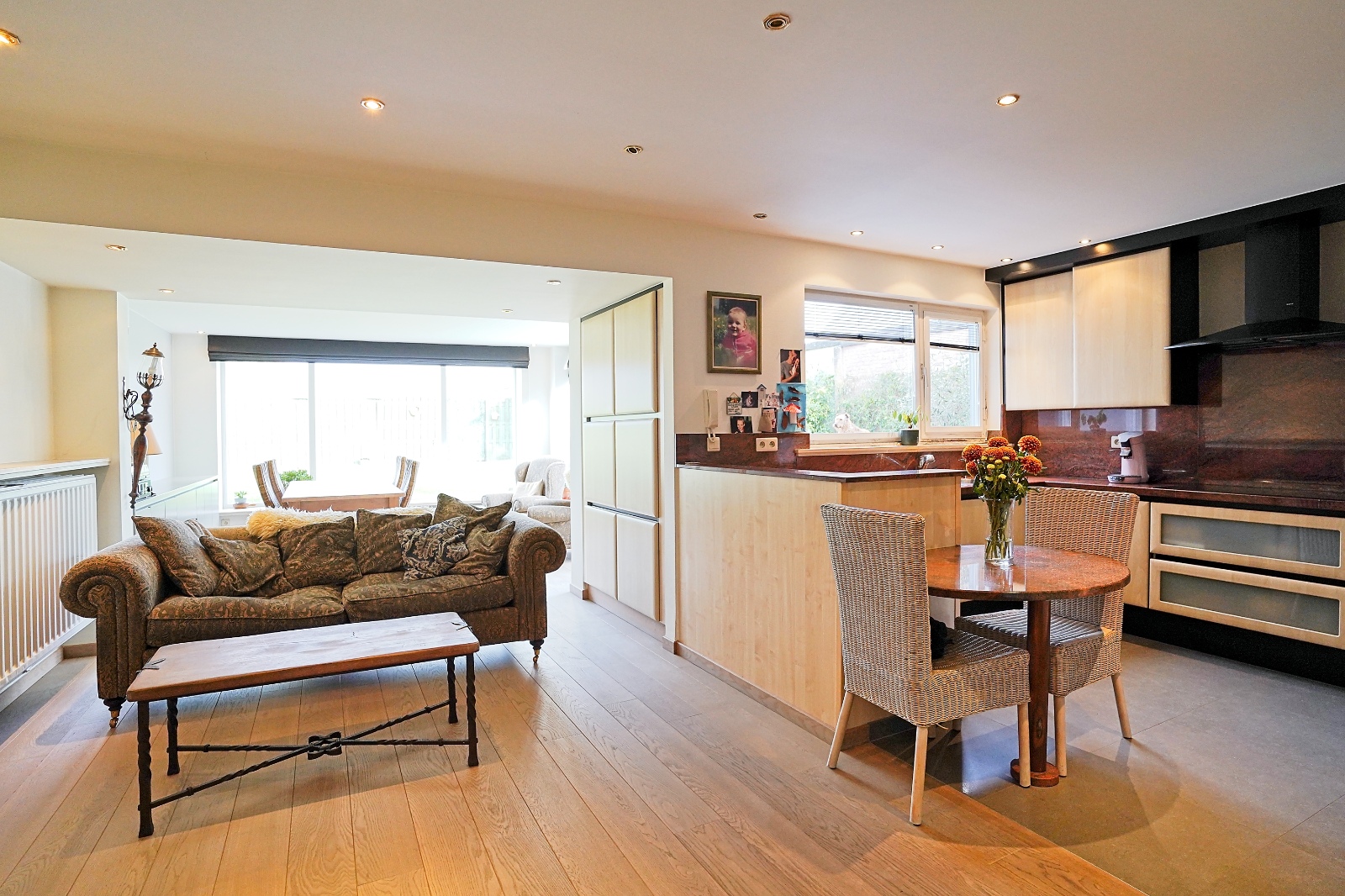 Gelijkvloers appartement met ruime tuin en hoogwaardige afwerking in het hart van Opstal - photo 5