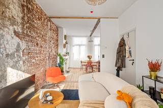 In 2060 Antwerpen, verborgen achter een karaktervolle gevel, vind je dit charmant 1 SLK-appartement met inpandig terras!Het appartement combineert...