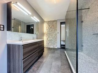 Situé en plein centre du village de Nandrin, We Invest Huy vous propose en location ce charmant duplex.Au rez : hall d’entréeAu 1er : hall - séjour -...