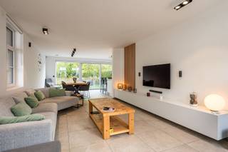 Recente en grote woning met 3 slaapkamers, een zonnige tuin en carport te Moerkerke. Deze energiezuinige woning is rustig gelegen in een...