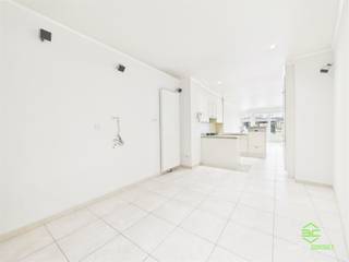 In het centrum van Herk-de-Stad ligt deze gezellige stadswoning met koer.Alle nodige voorzieningen, zoals horeca, winkels, scholen, ... zijn op...